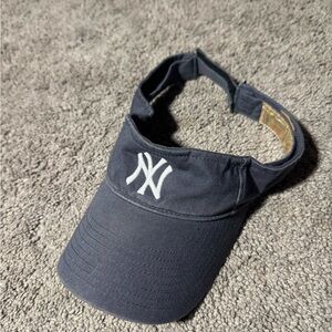 New York Yankees Navy Blue Visor Cap